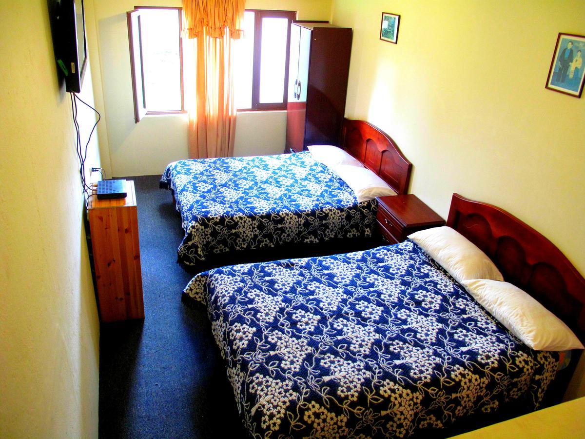 Aqua Hostal Mabel Cuenca Exterior photo